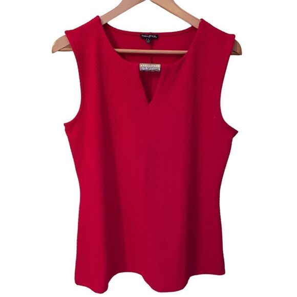 New Red Hot Figure Flattering Sleeveless Blouse Top - Size Large - Picture 1 of 4